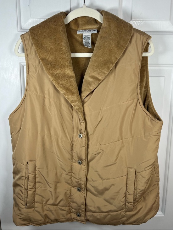 Sag Harbor Jackets & Blazers - Sag Harbor Tan Quilted Vest with Plush Fur Collar (L)